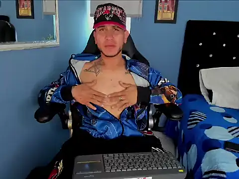 Snapshot of Thonixxx_mr chatting on February 28, 4:19 pm Thonixxx mr online show from February 28, 4:19 pm