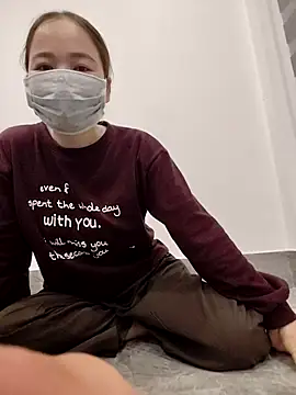 Snapshot of daisylouis chatting on March 2, 10:11 am daisylouis online show from March 2, 10:11 am