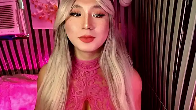 UrhotlucyTS online show from March 21, 7:02 am