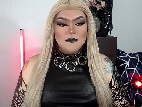 Snapshot of michellevixen922 chatting on November 6, 6:03 am michellevixen922 online show from November 6, 6:03 am