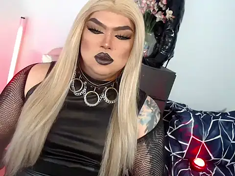 Snapshot of michellevixen922 chatting on November 6, 6:09 pm michellevixen922 online show from November 6, 6:09 pm