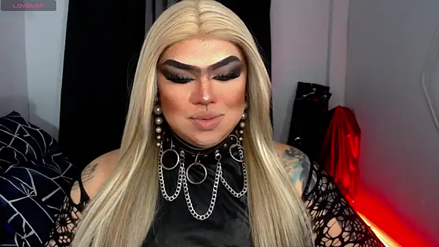 Snapshot of michellevixen922 chatting on November 20, 12:11 am michellevixen922 online show from November 20, 12:11 am