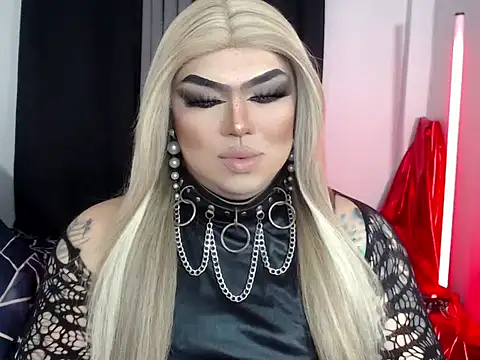 Snapshot of michellevixen922 chatting on November 25, 4:56 am michellevixen922 online show from November 25, 4:56 am