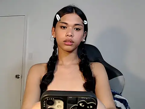 urcurlydiva online show from November 25, 5:18 am