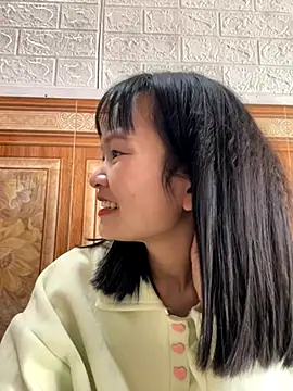 Daisy018 online show from November 23, 5:18 am