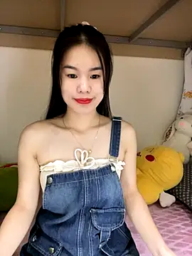 Snapshot of Baby-ladytits2025 chatting on October 6, 5:38 am Baby-ladytits2025 online show from October 6, 5:38 am