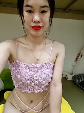 Snapshot of Baby-ladytits2025 chatting on October 9, 4:32 am Baby-ladytits2025 online show from October 9, 4:32 am