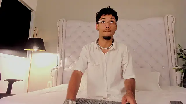 Thiagoferreti online show from October 22, 7:35 pm