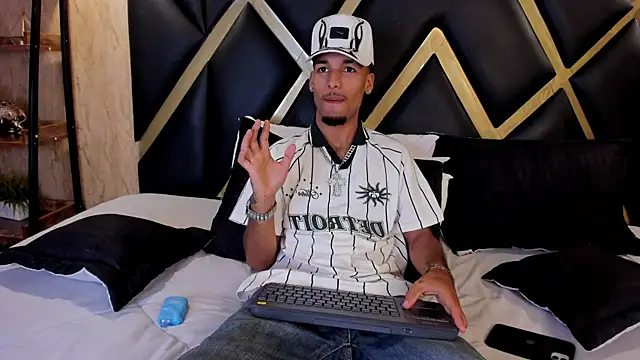 Thiagoferreti online show from January 7, 3:31 am