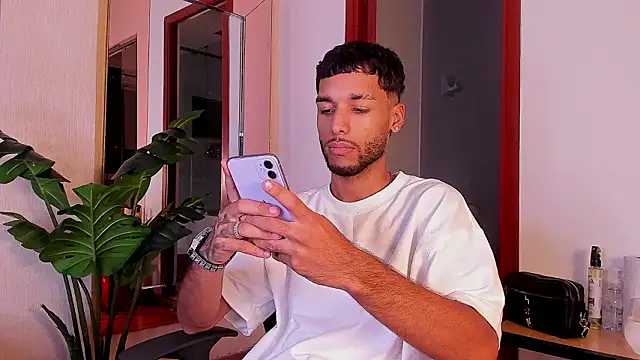 Thiagoferreti online show from March 20, 3:22 am