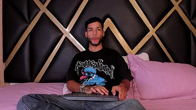 Thiagoferreti online show from March 24, 5:34 am