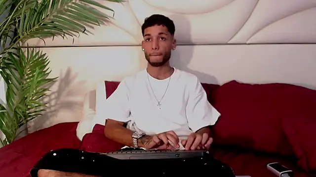 Thiagoferreti online show from March 26, 3:34 am