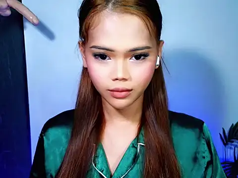 ur holly lexie online show from November 18, 5:06 pm