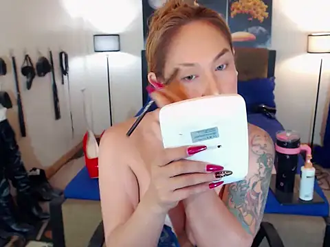 Allysonevanns online show from February 6, 6:00 pm