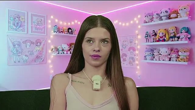 sukie spooky online show from April 9, 9:26 am