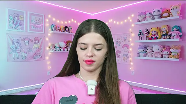 sukie spooky online show from April 10, 12:10 pm