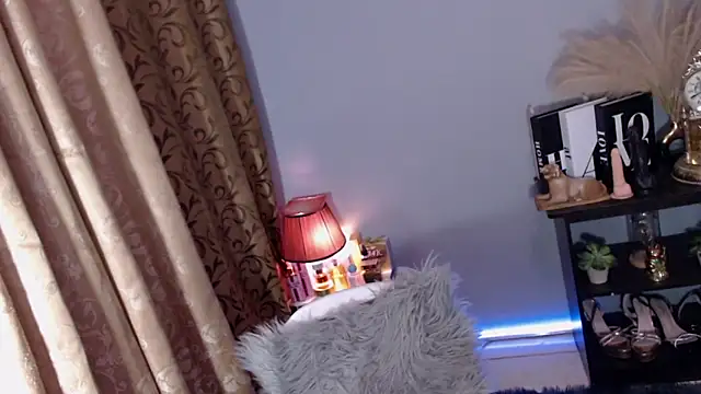 Snapshot of wild_flowerx chatting on February 26, 5:17 am wild flowerx online show from February 26, 5:17 am