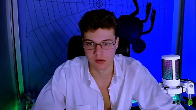 Snapshot of lucas_long_ chatting on October 23, 6:50 pm lucas long online show from October 23, 6:50 pm