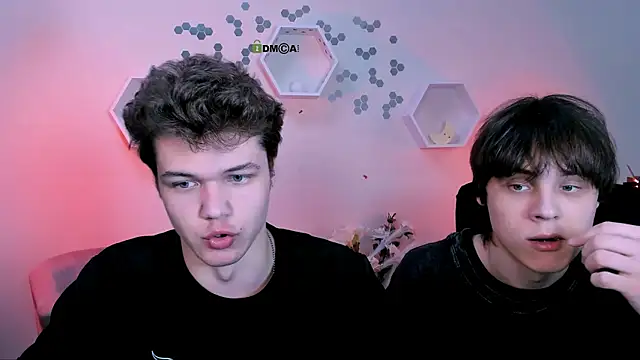 Snapshot of lucas_long_ chatting on December 5, 10:24 am lucas long online show from December 5, 10:24 am