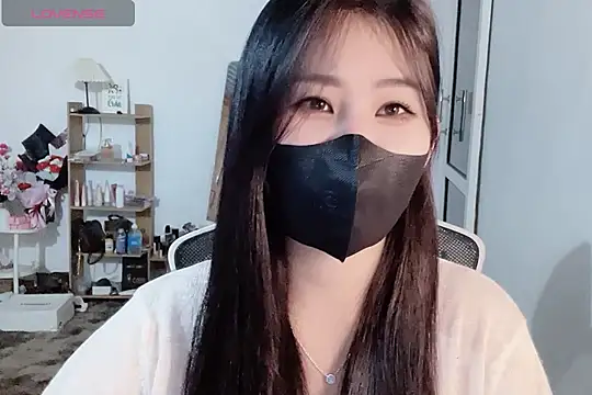 Snapshot of ___Daisy___ chatting on November 20, 3:18 am Daisy online show from November 20, 3:18 am