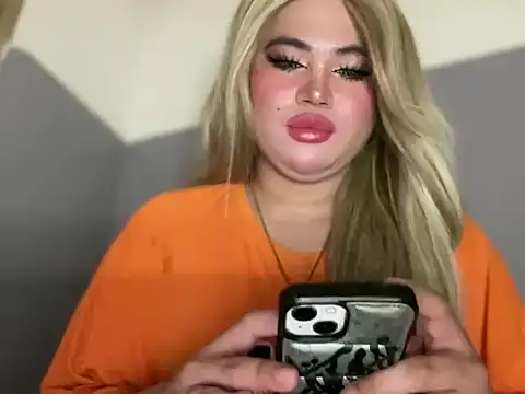 Snapshot of Naughtyrosecum chatting on November 5, 3:17 am Naughtyrosecum online show from November 5, 3:17 am