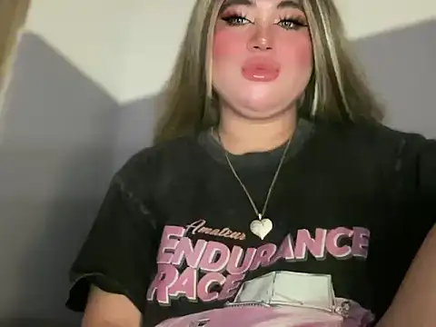 Snapshot of Naughtyrosecum chatting on November 6, 5:03 pm Naughtyrosecum online show from November 6, 5:03 pm