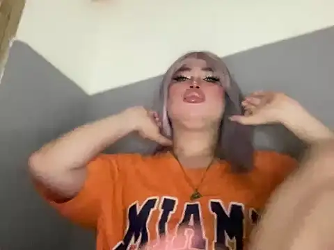 Snapshot of Naughtyrosecum chatting on December 2, 3:18 pm Naughtyrosecum online show from December 2, 3:18 pm