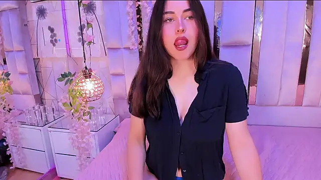 HannaCollins  online show from September 23, 1:47 pm