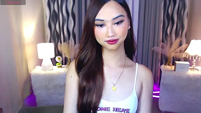 Kiah Wyatt online show from November 6, 5:08 am