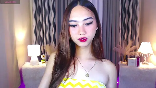 Kiah Wyatt online show from November 9, 6:55 am