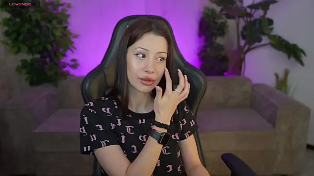 Selena Glow online show from October 6, 6:38 pm