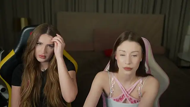 Selena Glow online show from April 20, 6:42 pm