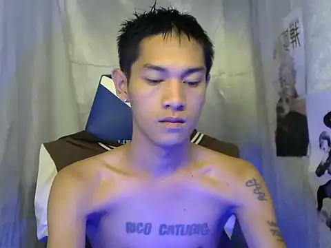 Snapshot of riks_tyler chatting on October 6, 9:45 pm riks tyler online show from October 6, 9:45 pm