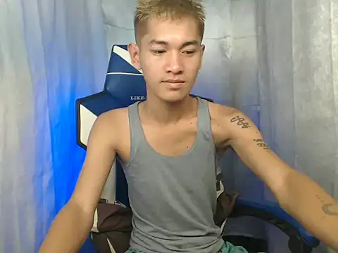 Snapshot of riks_tyler chatting on October 29, 5:04 pm riks tyler online show from October 29, 5:04 pm