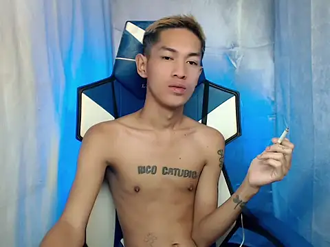 Snapshot of riks_tyler chatting on December 14, 6:01 pm riks tyler online show from December 14, 6:01 pm