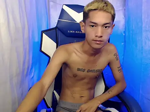 Snapshot of riks_tyler chatting on December 16, 9:09 pm riks tyler online show from December 16, 9:09 pm