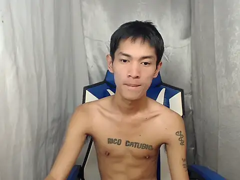 Snapshot of riks_tyler chatting on May 28, 5:32 pm riks tyler online show from May 28, 5:32 pm