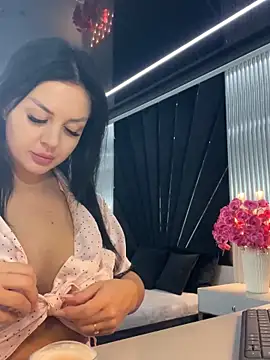 Snapshot of KenyaCruz chatting on November 11, 6:52 pm KenyaCruz online show from November 11, 6:52 pm