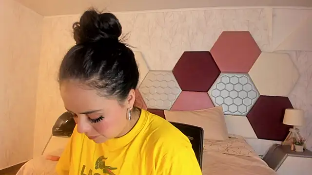 ArielleWilde online show from December 5, 3:48 am