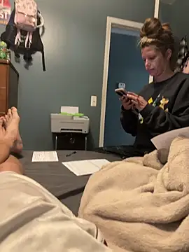 Snapshot of spud1204 chatting on October 6, 3:42 pm spud1204 online show from October 6, 3:42 pm