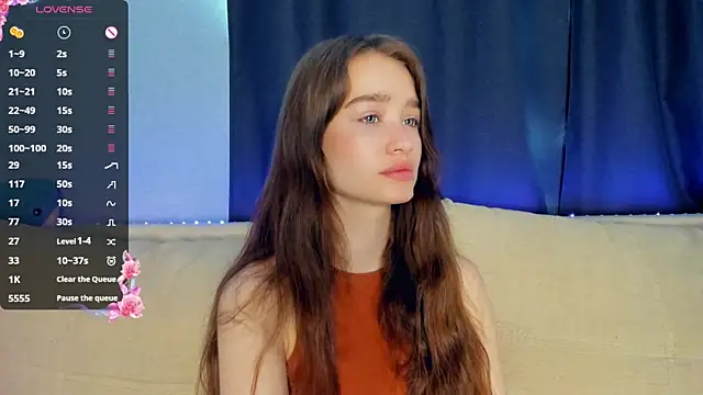 lovelyalivia online show from April 12, 7:24 am