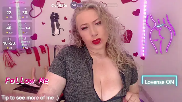 Snapshot of sofiacurvy_45 chatting on November 14, 9:57 pm sofiacurvy 45 online show from November 14, 9:57 pm