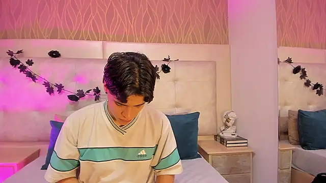 BenitoSaenz online show from December 4, 12:36 pm