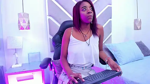 SabrinaBrownn online show from November 12, 4:02 am