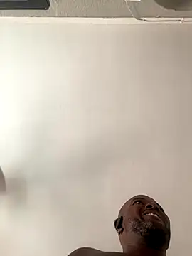 Snapshot of JezOne555 chatting on September 18, 1:02 pm JezOne555 online show from September 18, 1:02 pm