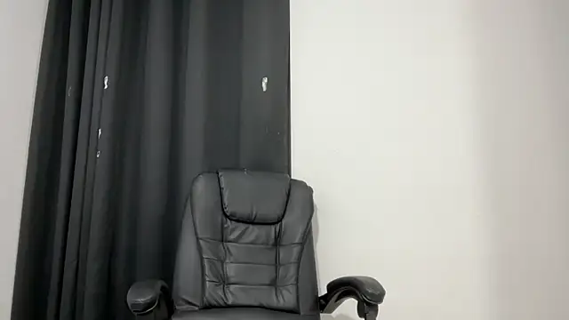 Snapshot of Sophia_copper chatting on September 12, 3:06 am Sophia copper online show from September 12, 3:06 am