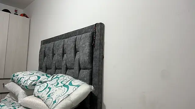 Snapshot of Sophia_copper chatting on September 15, 3:39 am Sophia copper online show from September 15, 3:39 am