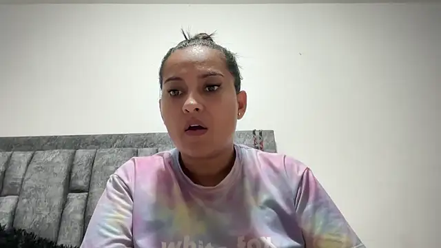 Snapshot of Sophia_copper chatting on October 3, 3:47 am Sophia copper online show from October 3, 3:47 am