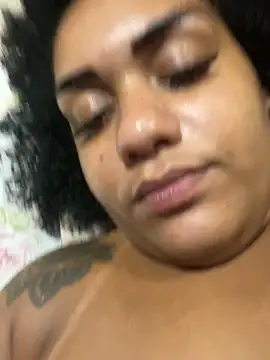 Snapshot of morenaluaa chatting on October 13, 12:43 am morenaluaa online show from October 13, 12:43 am