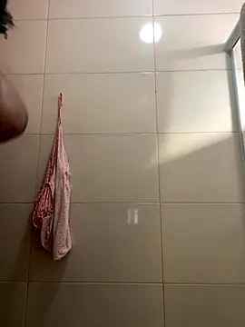 Snapshot of morenaluaa chatting on October 18, 10:27 am morenaluaa online show from October 18, 10:27 am